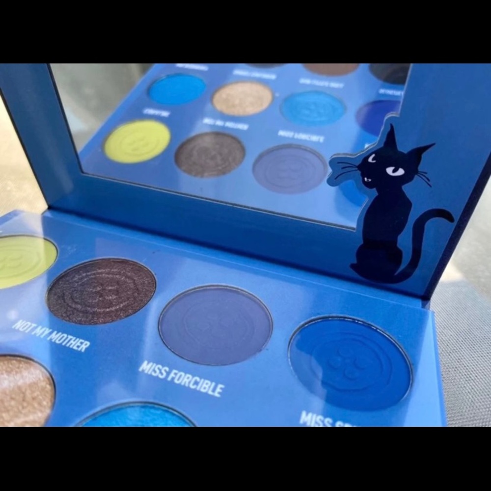 Coraline🌒Eyeshadow Palette - Picture 6 of 13